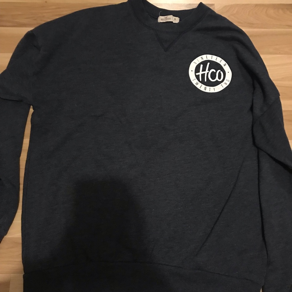 Hollister Sweater Tee